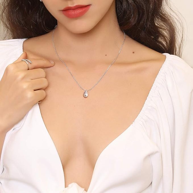 Reriti - Teardrop Pendant Necklace - Silver