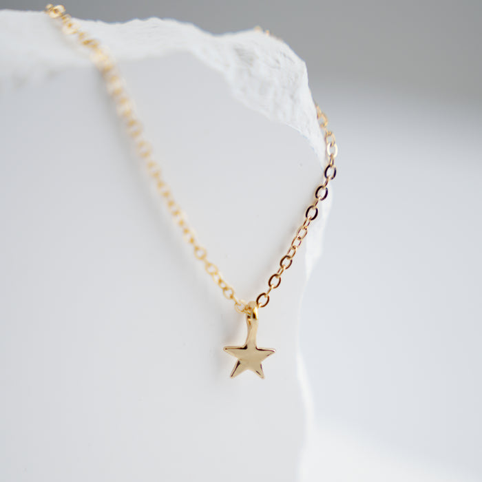 GOOD VIBES by SUM - Tiny Star Necklace