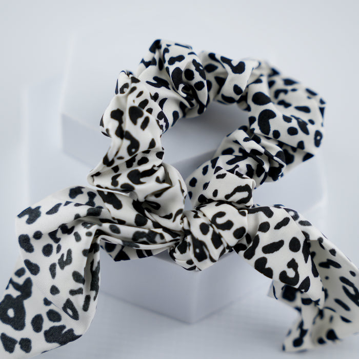 GOOD VIBES by SUM - Leopard Bow Scrunchie