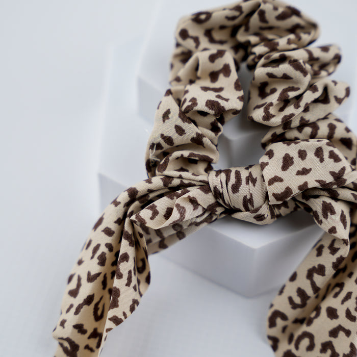 GOOD VIBES by SUM - Leopard Bow Scrunchie