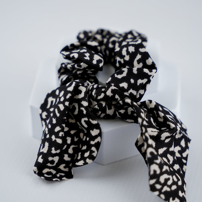 GOOD VIBES by SUM - Leopard Bow Scrunchie