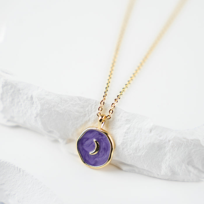 GOOD VIBES by SUM - Round Necklace with an Enamel Pendant