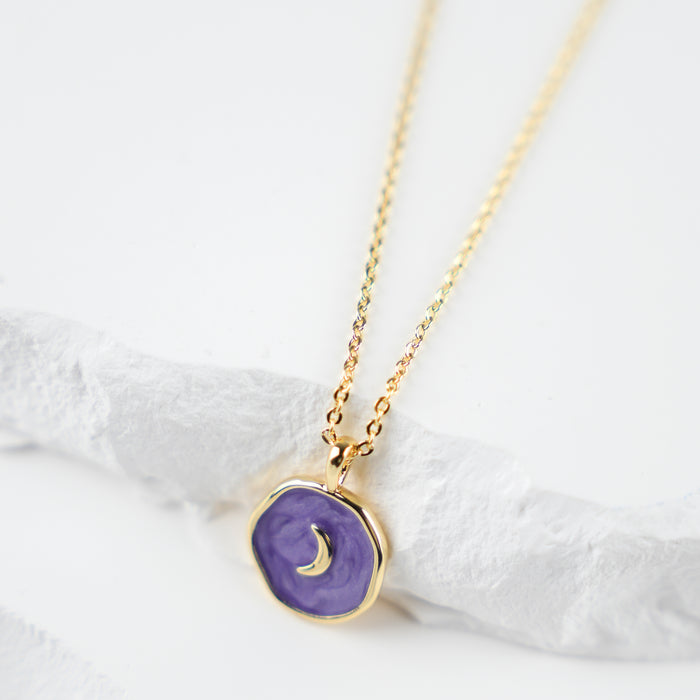 GOOD VIBES by SUM - Round Necklace with an Enamel Pendant