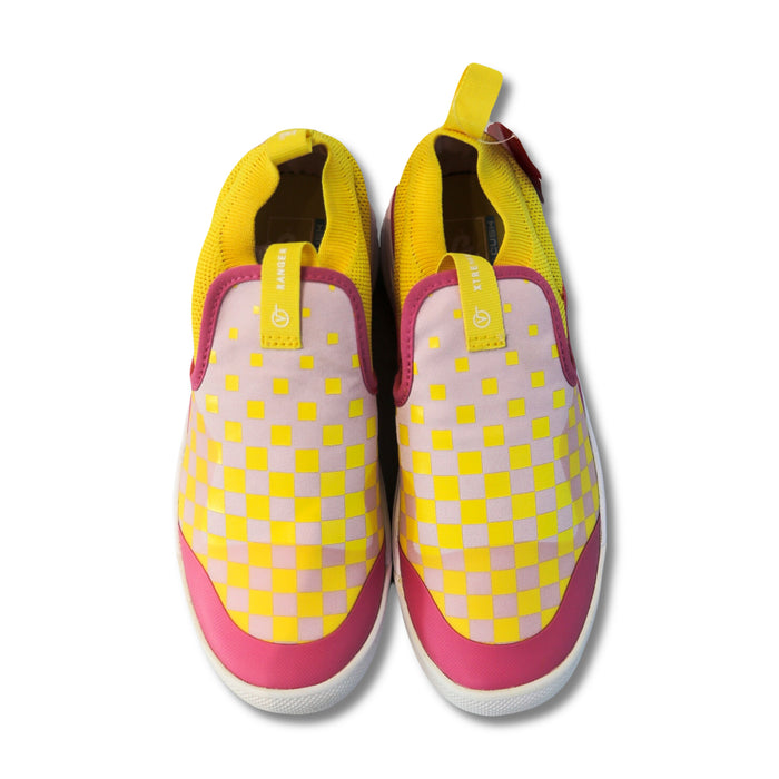 Vans -  Kids' Checkerboard Xtremeranger Shoes

Breathable mesh and checkerboard textile upper

UltraCush midsole 
Signature rubber waffle outsole 
Colors: White, Pink, Yellow
Vans - Kids' Checkerboard Xtremeranger Shoes